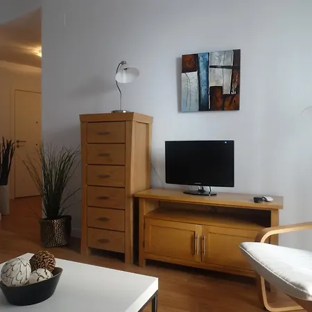 - Montano, 18 * Malaga
